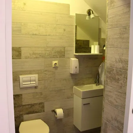 Lola Apartman *