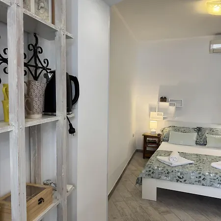 Lola Apartman Trogir