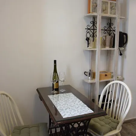 Lola Apartment *