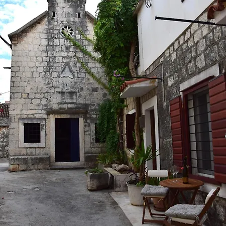 Lola * Trogir
